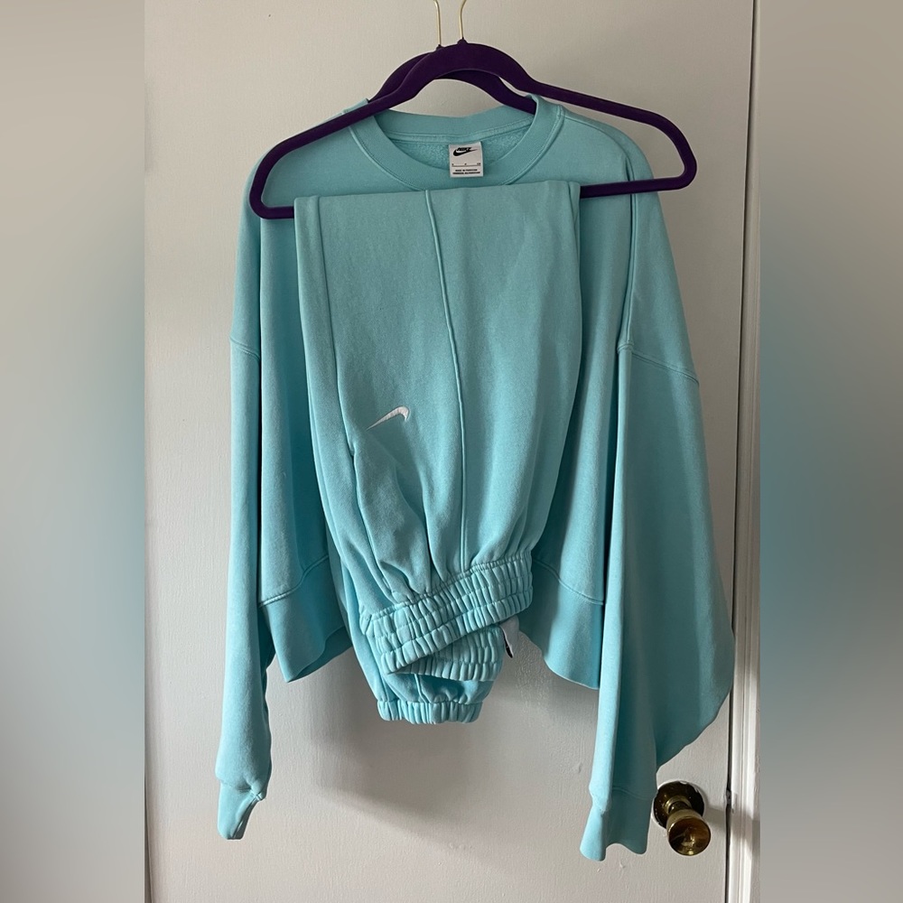 Nike Aqua Tracksuit | Crew Neck | Sweatpants